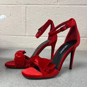 SENSO Red Velvet Heels with Bow Detail